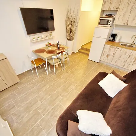 Gabi 3 Apartment