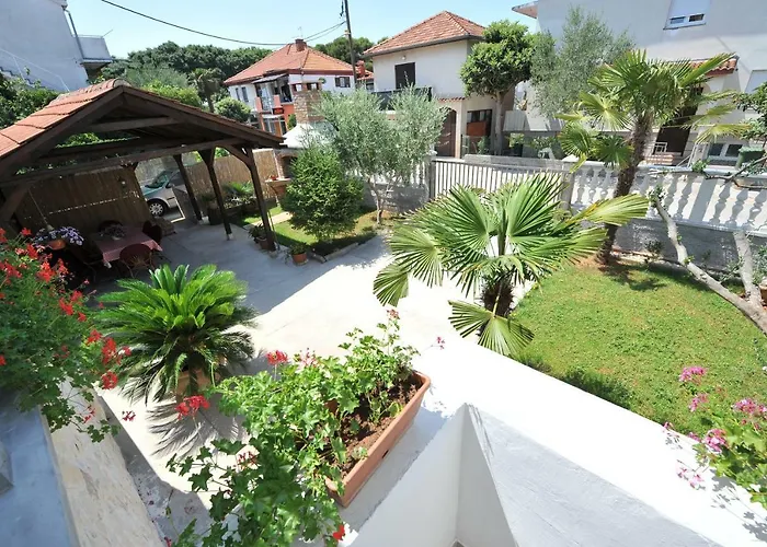 公寓 Gabi 3 扎达尔