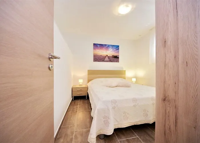 公寓 Gabi 3 扎达尔